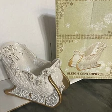 CRACKER BARREL  Sleigh Centerpiece Christmas Decoration