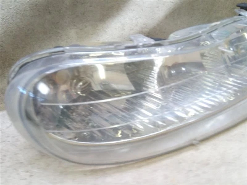 Farol direito do passageiro compatível com 97-05 Chevrolet Malibu eab1k-198189 - Imagem 2 de 4