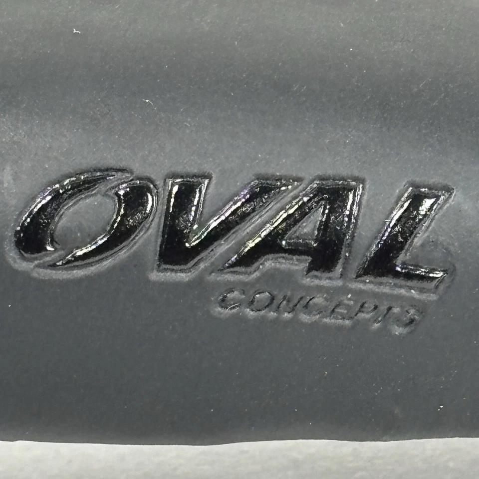 Oval Concepts 200 Saddle 140 x 280 mm Black & Gray  - Image 3 of 4
