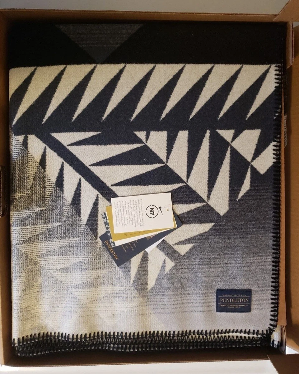 Pendleton x Nike N7 Seven Peaks Jacquard Robe Blanket 64
