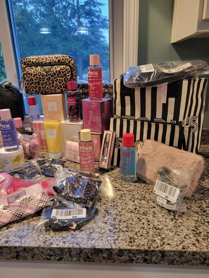 Victorias Secret/Pink Surprise Lot Mixed Items $200 Worth of Items For $100 New - Image 2 of 4