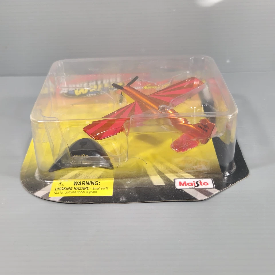 Aero Team Stunt Plane Diecast Replica with Display Stand by Maisto Tailwinds NOS - Image 2 of 4