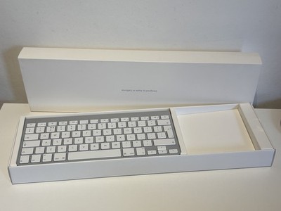 NEU Apple Magic Keyboard A1314 Wireless Bluetooth Silber/Weiß Britisch QWERTZ