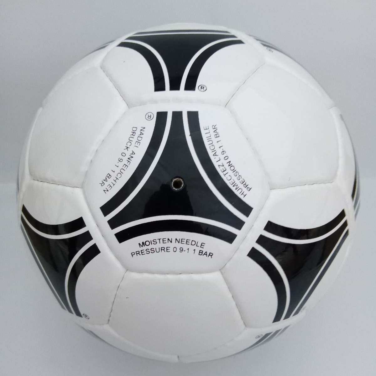 España　入手困難!レア　FIFA ピンバッジ s-l400.jpg