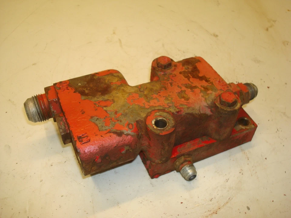 1964 International IH Farmall 504 RC Tractor Hydraulic Control Valve - Image 3 of 4