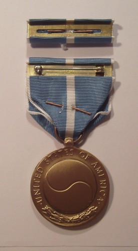 U.S. Korean Service Military Medal with RIBBON & 2 Battle Stars - Picture 2 of 2