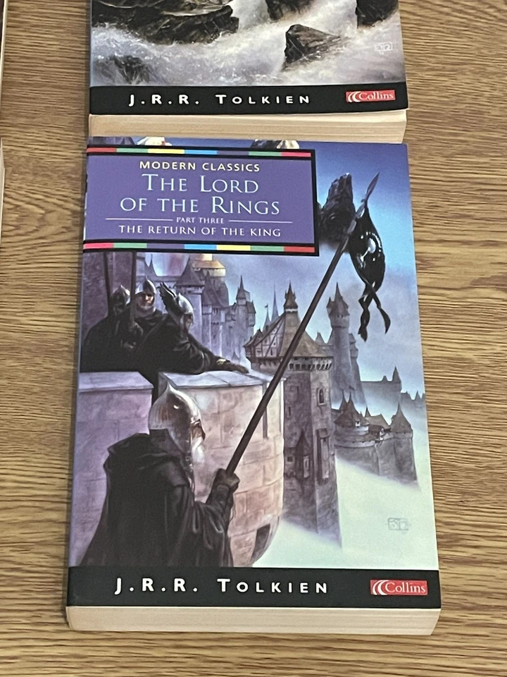 Collins Modern Classics Hobbit & The Lord Of The Rings Box Set Paperback 2003 - Image 3 of 4