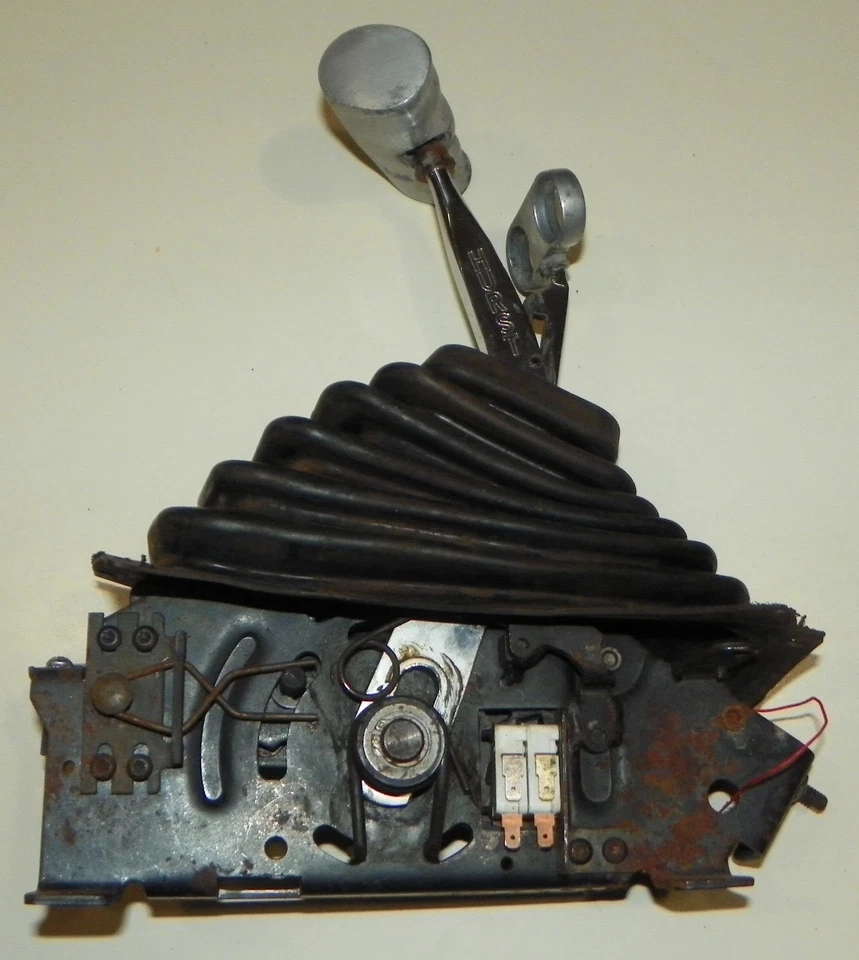 ORIGINAL HURST V MATIC RATCHET AUTOMATIC SHIFTER CAMARO CHEVELLE CUDA CHALLENGER - Image 3 of 4