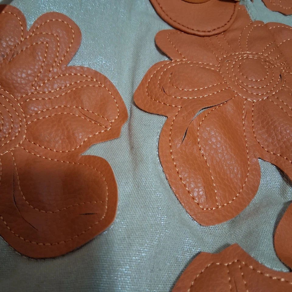 Bolsa tote/satchel Big Buddha couro laranja 3D apliques florais macia - Imagem 3 de 4