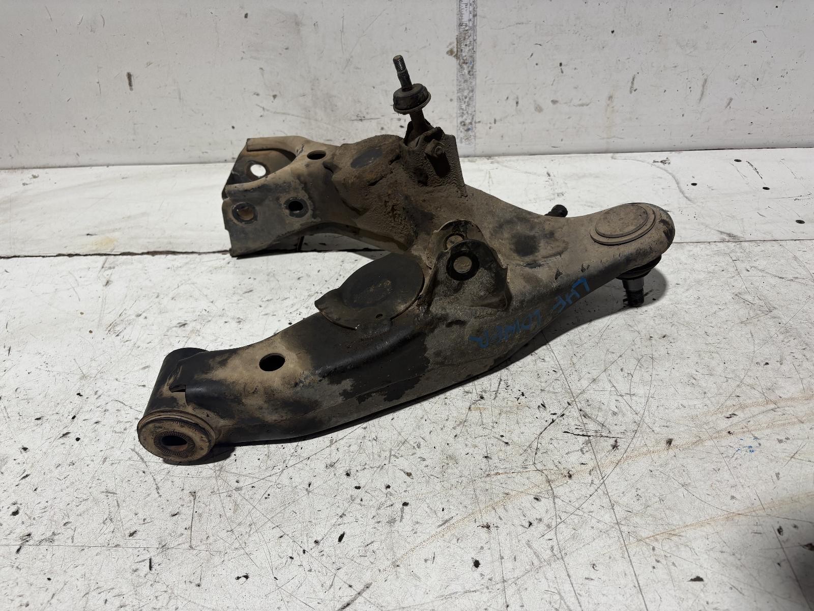 Toyota Land Cruiser Left Lower Control Arm UZJ100 01/1998-10/2007