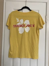 Trader Joe’s Rare Bright Yellow T-Shirt Vintage Wahine Style Woman’s Size Large