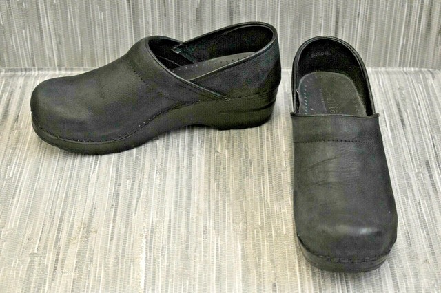 discount sanita clogs