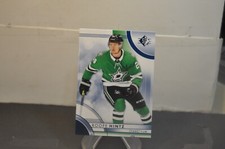 23/24 SP HOCKEY BASE BLUE PARALLEL #73 Roope Hintz Dallas Stars nhl