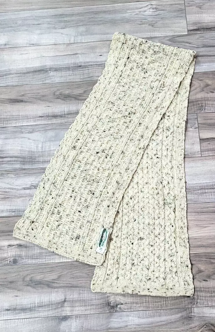 Aran wool shop scarf