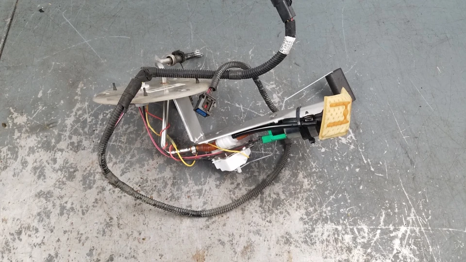 2004 03 04 水星掠夺者燃油泵/发送单元 #2369 — 第 2/4 张图片