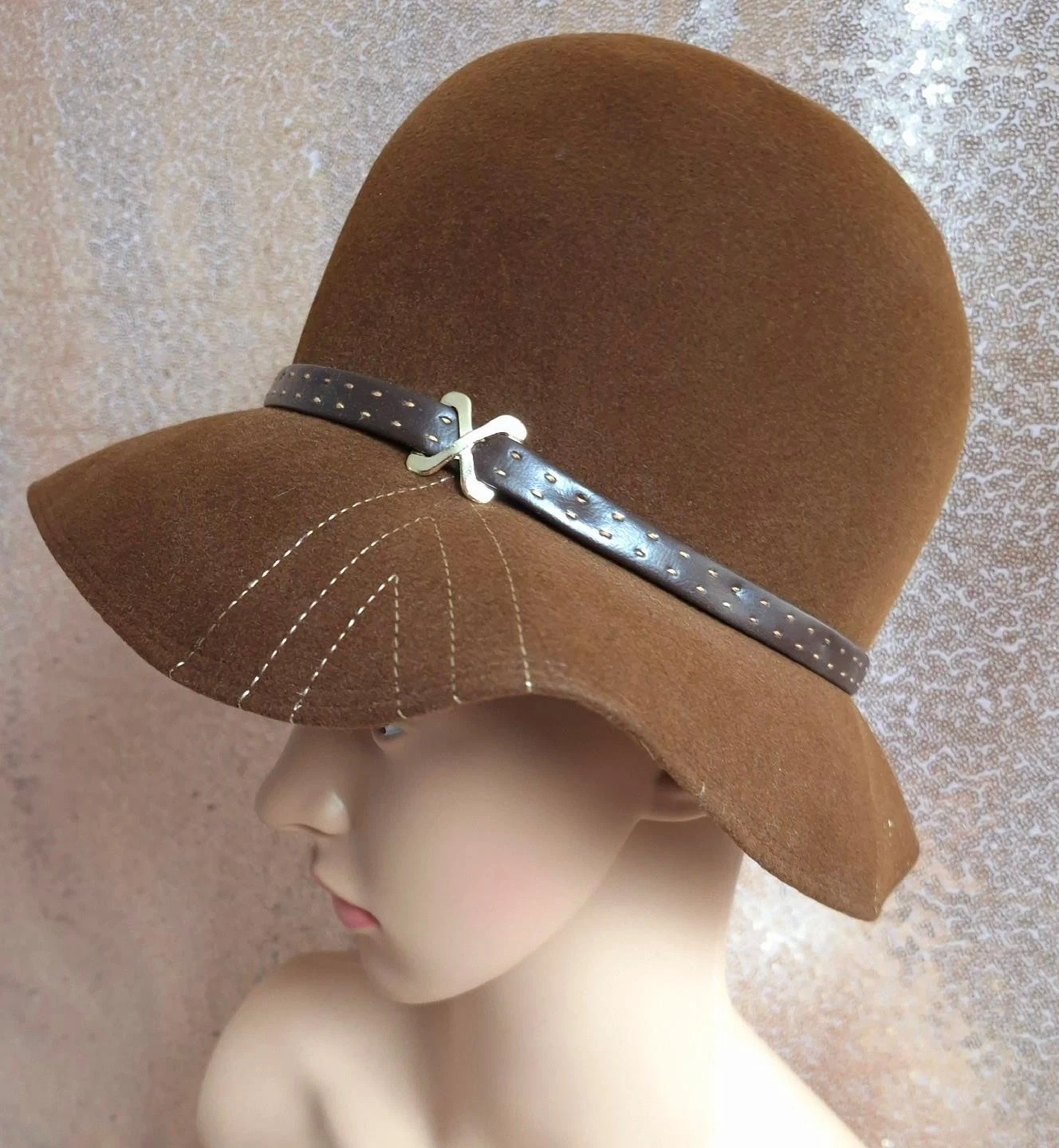 BOHEMIAN BROWN CASHMERE FURFELT Elizabeth Vintage 1960s Banded BUCKET HAT