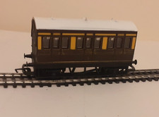 Hornby OO Gauge Ref R016 060 Great Western 4 Wheel Passenger Coach