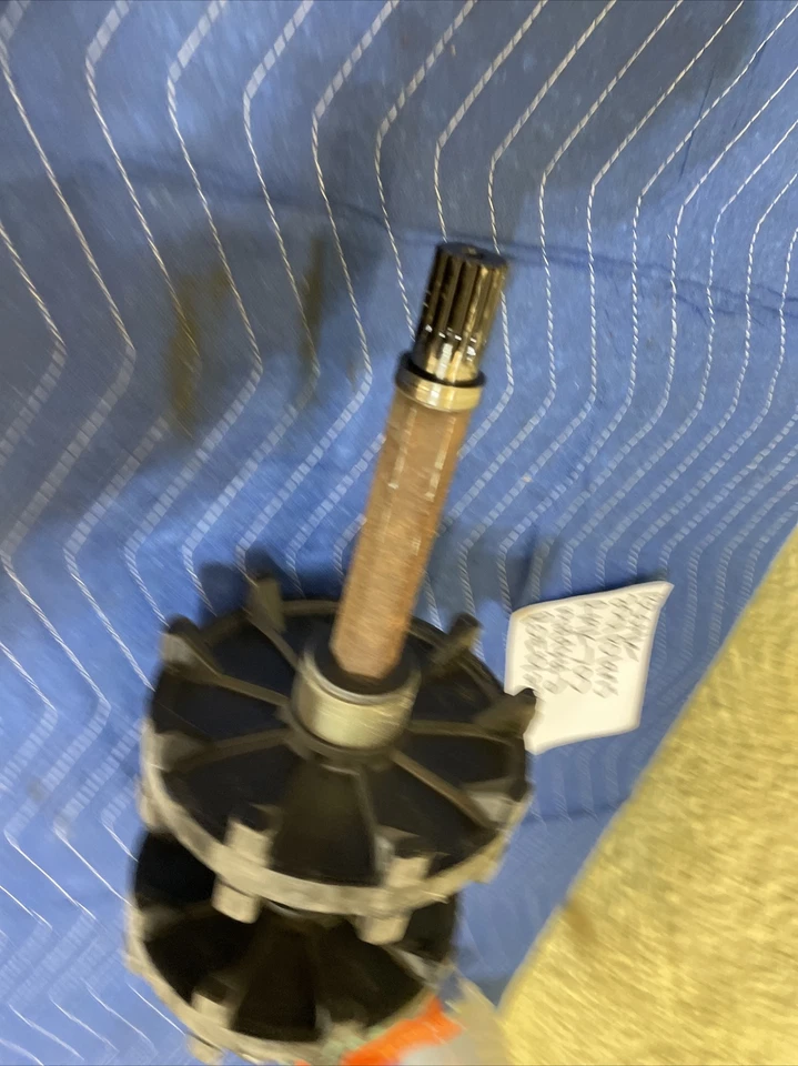 Карданный вал гусеничного драйвера 2001 Polaris Rmk 700 133 - Изображение 3 из 4