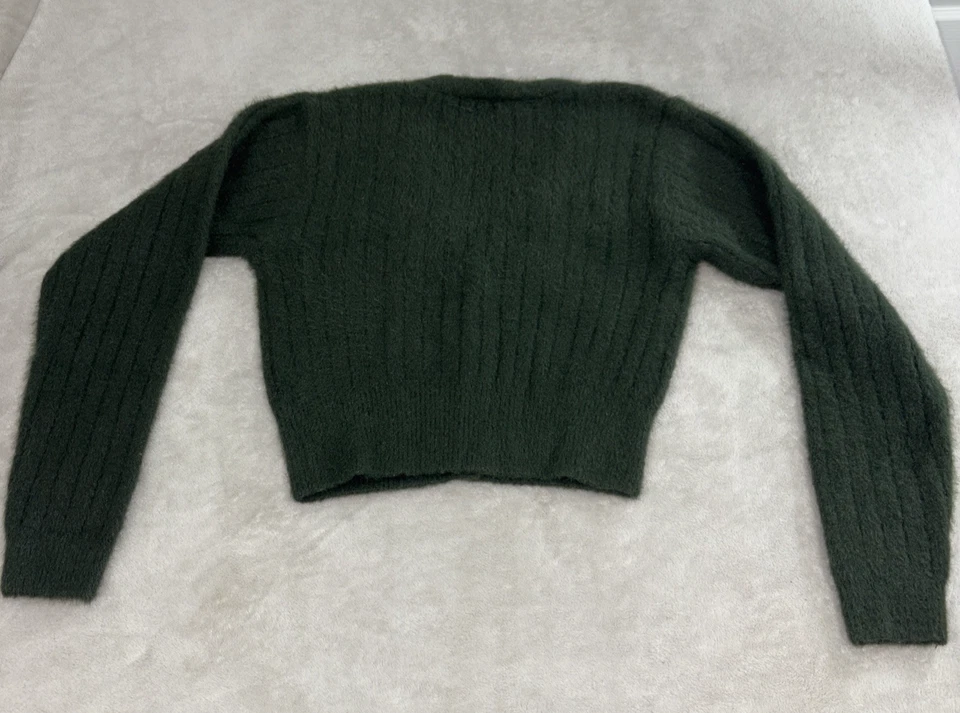 Urban Outfitters Cropped Knit Cardigan Sweater M Five Button Front Ribbed - Image 2 of 4