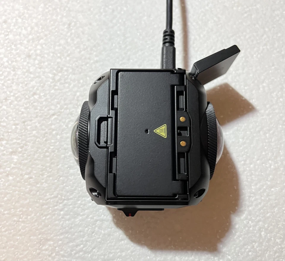 Garmin VIRB 360 Camcorder Original Box with accessories , needs battery! - Image 3 of 4