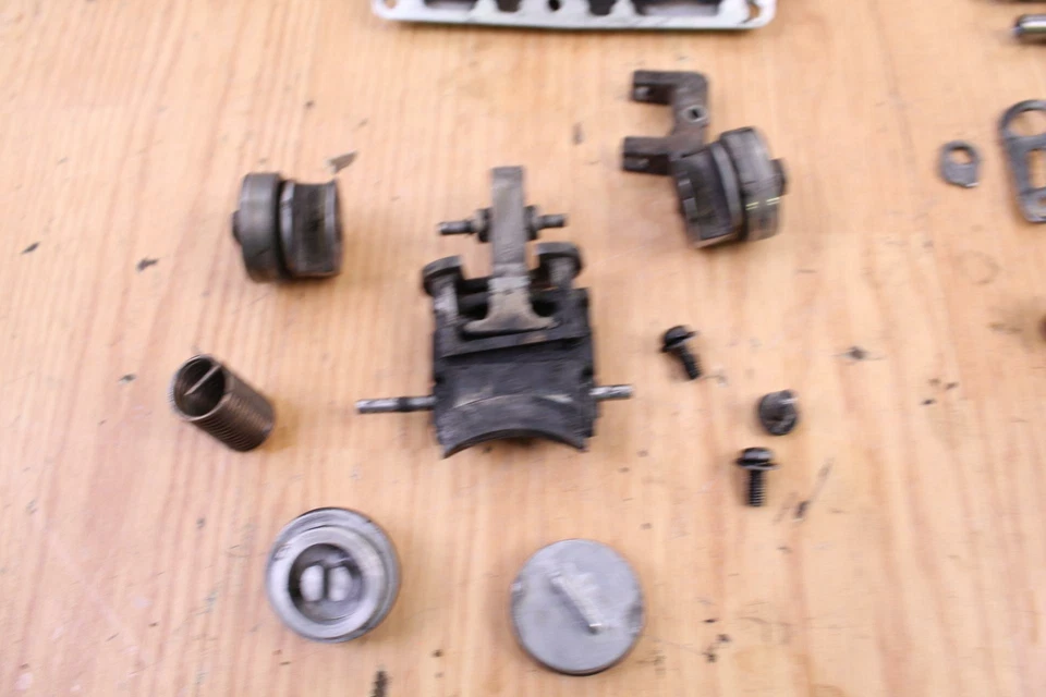 1997 铃木 RM250 RM 250 排气动力阀动力阀、盖和硬件 — 第 4/4 张图片