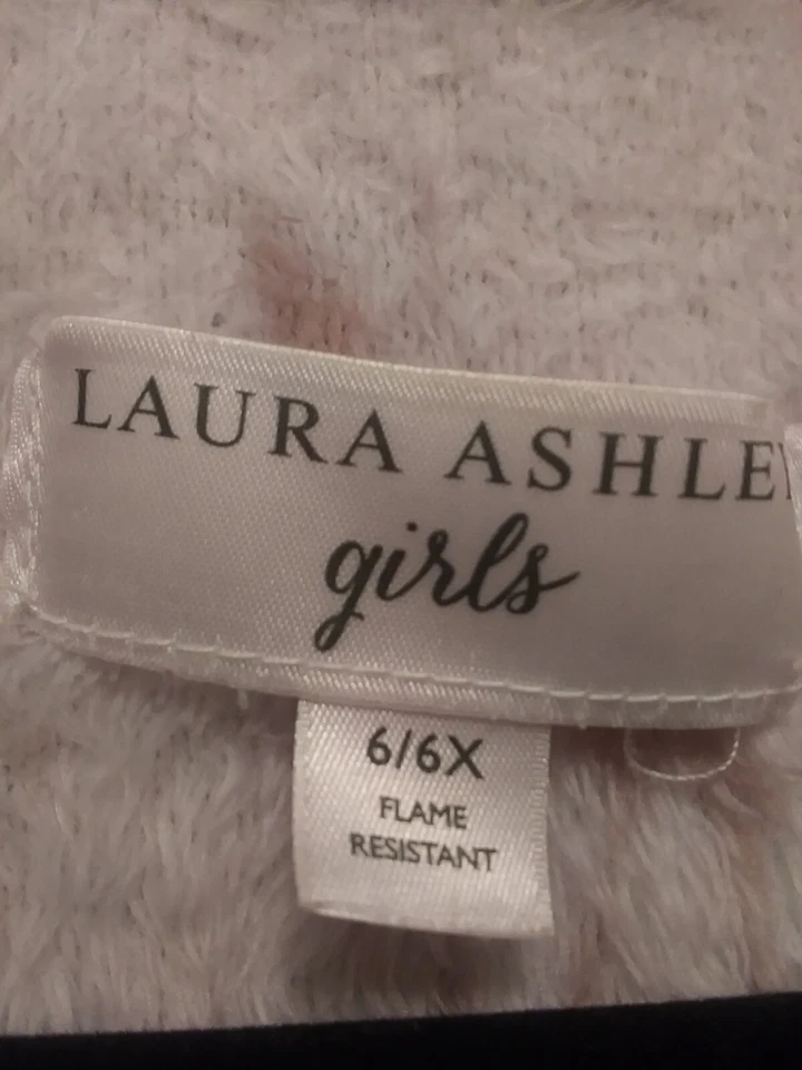 Халат для девочек Laura Ashley белый с зимней сценой очень мягкий теплый уютный размер 6/6X - Изображение 4 из 4