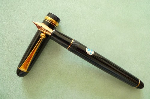 (B109) Pilot Custom 74 fountain pen 14K 585 gold SF (soft fine) nib - Picture 2 of 9