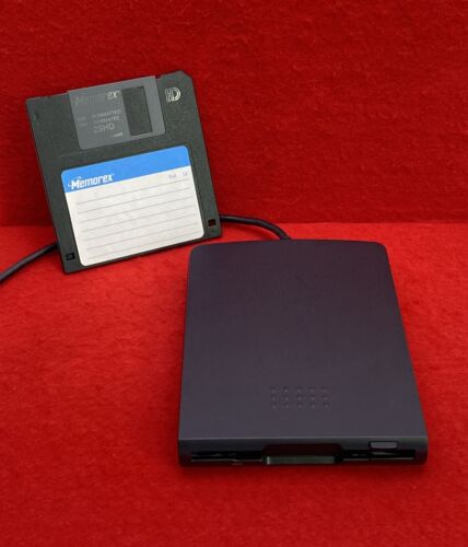 Sony External USB Floppy Disk Drive - 1.44MB,  Model MPF82E for Windows and Mac - Picture 1 of 11