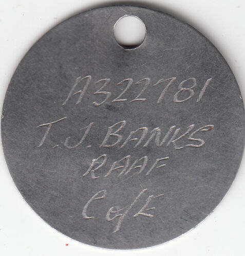 Military Australia RAAF dog tag for T J Banks A322781 with blood type "O" pos - Photo 1 sur 2