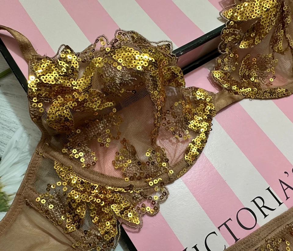 Victoria's Secret Ziggy Glam Lentejuelas Corte Bajo Demi Sujetador Tanga Conjunto Dorado Foto 4 de 4