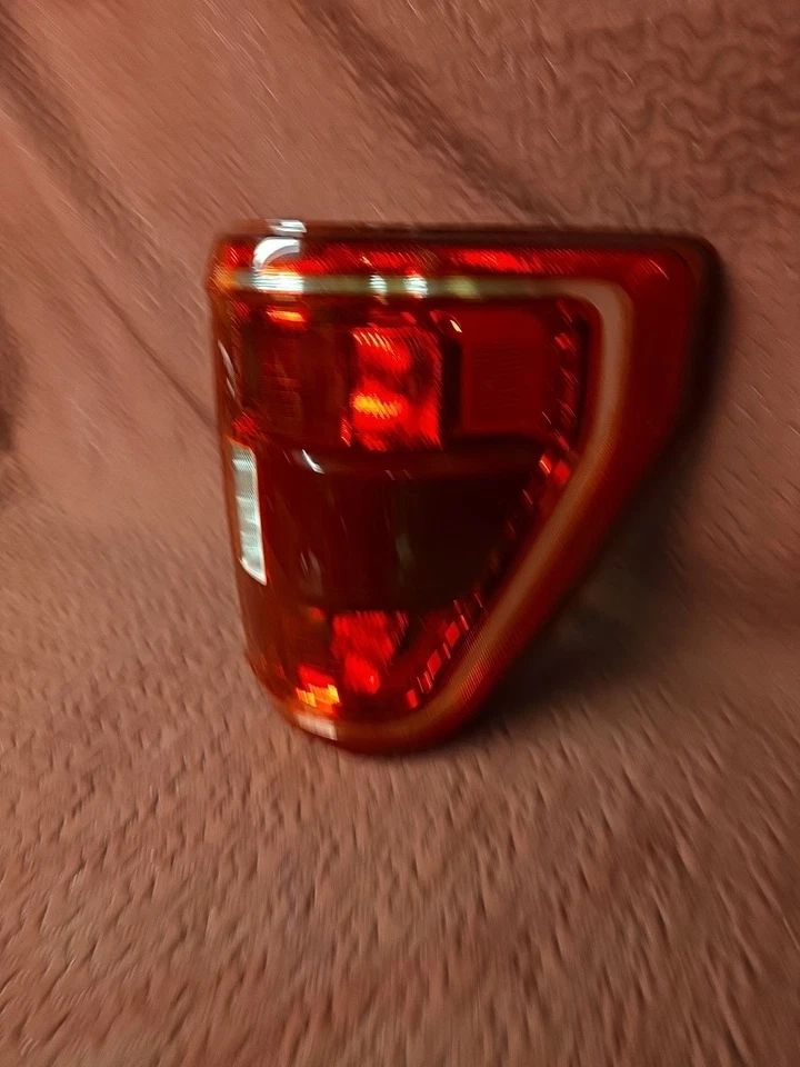 Ford F-150 2021 2023 luz trasera lateral derecha punto ciego OEM pasajero p271774 Foto 4 de 4