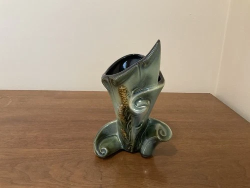 Hull Pottery Parchment and Pine Cone Vase 7” tall 1950’s