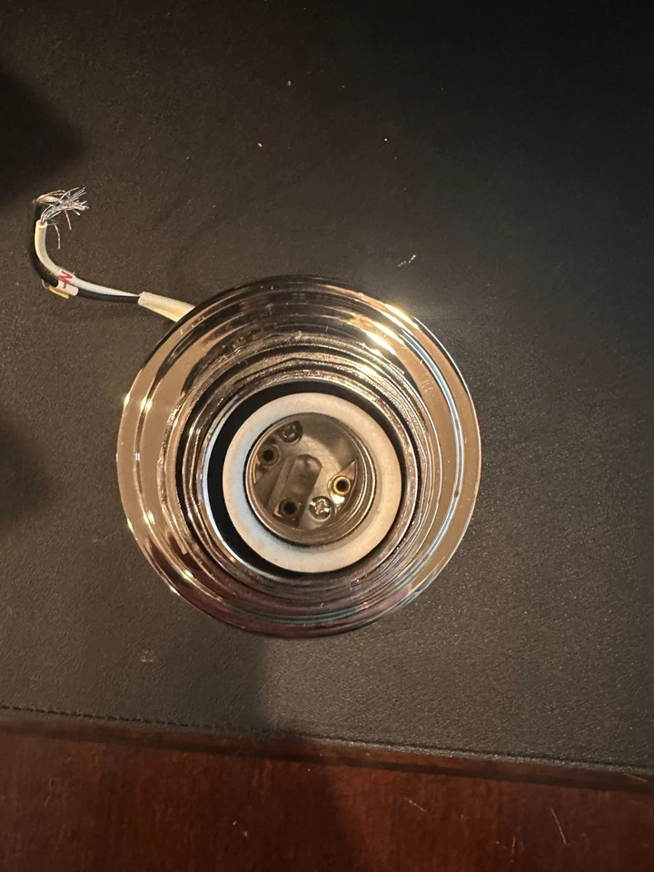 Pottery Barn 经典 Flushmount KitFlush Mount 抛光镍 SKU 8339426 — 第 4/4 张图片