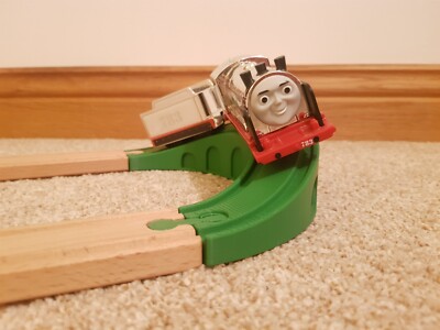 Banked 180 Grad Kurve für Holzeisenbahn Schienen, passend für Brio, Lillabo, Bigjigs etc.