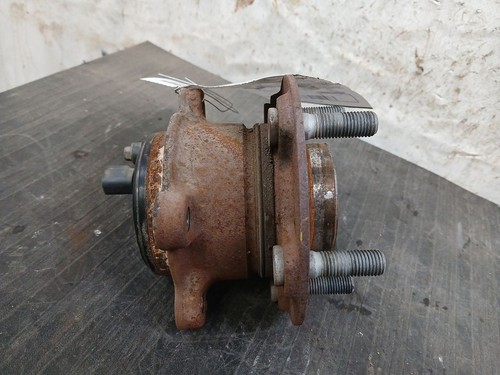 RH & LH Rear Hub LX6Z1109A Fits 20-24 Escape FWD 2950694 - Picture 3 of 11