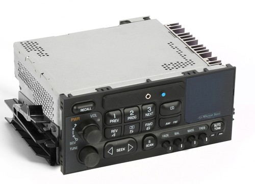 Chevy Silverado 1500 1998 radio AM FM entrada auxiliar y controles de CD Bluetooth - Imagen 3 de 5