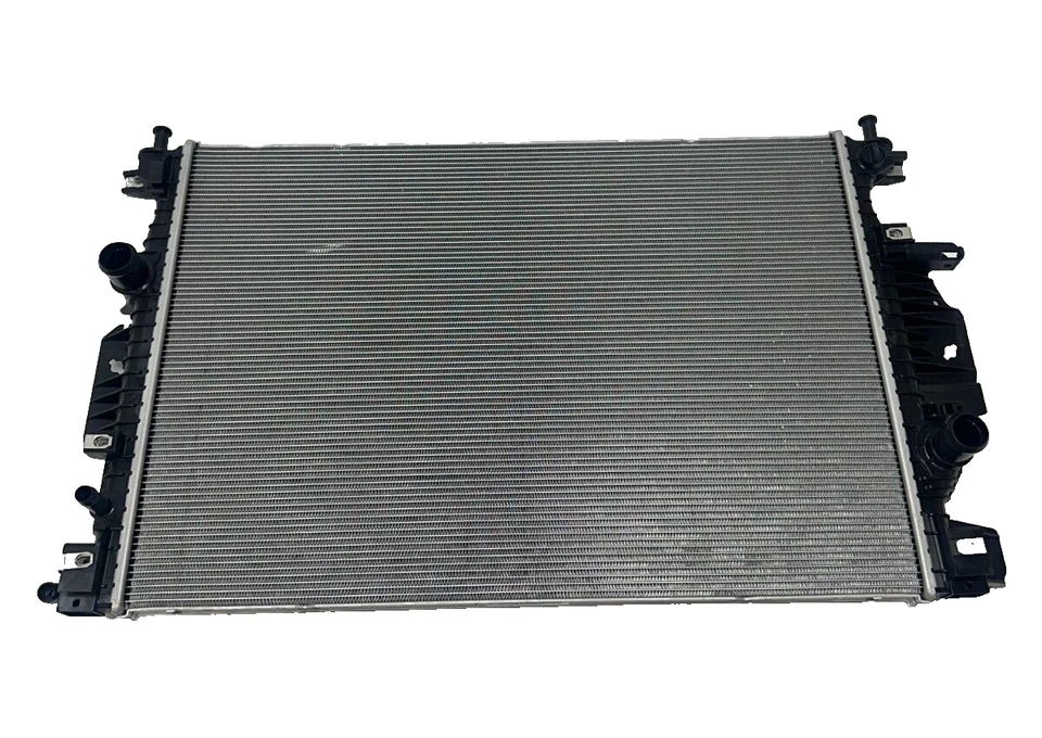 Motorcraft Radiator Assembly For 2015-2016 Ford Edge MK2 E1GZ-8005-A - Image 2 of 4