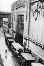 WW2 - Rafle du 16.07.1942 - Parisian buses parked in front of the Vel' d'Hiv