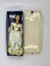 DE AGOSTINI Disney Porcelain Doll POCAHONTAS London Gown Dress BOXED