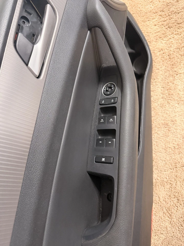 Panel de moldura de puerta delantera izquierda del lado del conductor OEM para Hyundai Sonata negro Foto 2 de 4