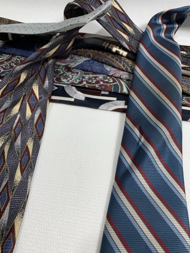 11 Mens Neck Ties Paisley Patterns Some Silk Neckties LOT A - Picture 17 of 17