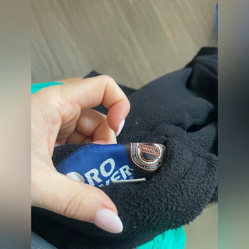 Dallas stars nhl pro player green, gold and black collared heavy duty jacket - Image 3 of 4