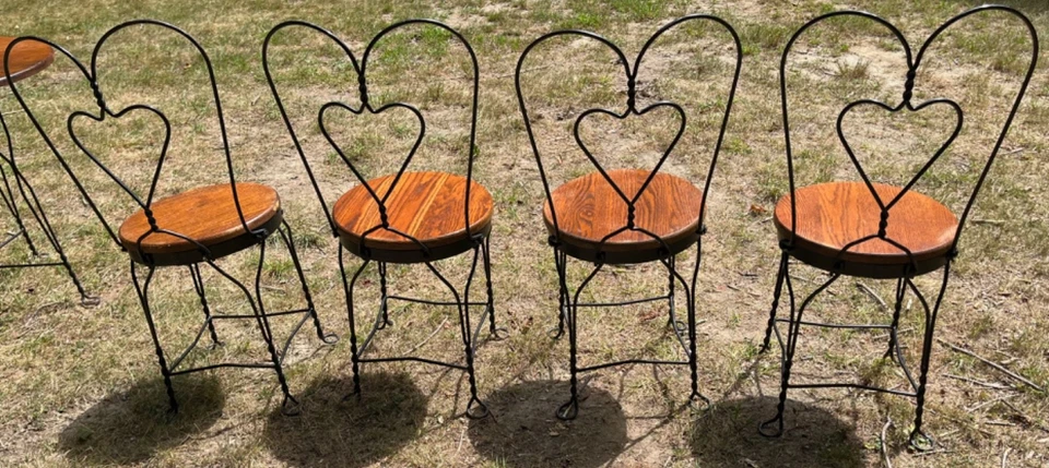 Mesa de heladería para adultos y 4 sillas de novia tapas de hierro y madera años 50 Foto 4 de 4