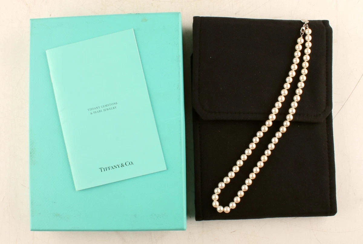 Tiffany signature shop pearl necklace