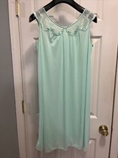 Kayser Mint Green Nightgown Size Medium 100 Crepeset Nylon Vintage
