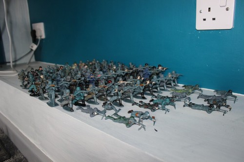 100 GERMAN INFANTRY PART PAINTED AIRFIX (6) NO TIP DAMAGE - Picture 8 of 10