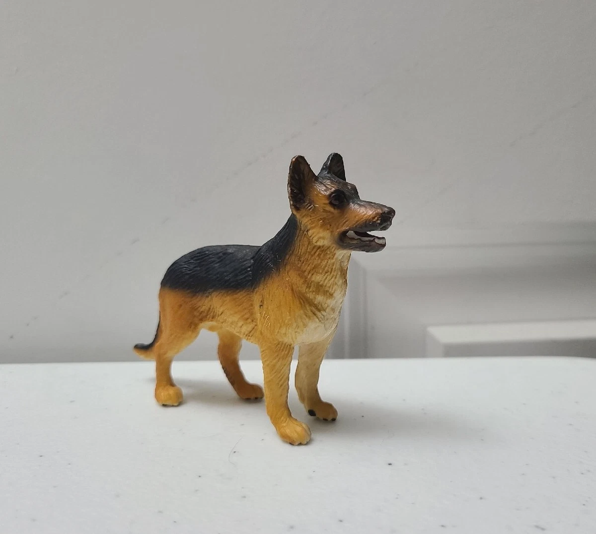 2001 Safari Ltd Adult German Shepherd Dog Figure PVC Toy Figurine