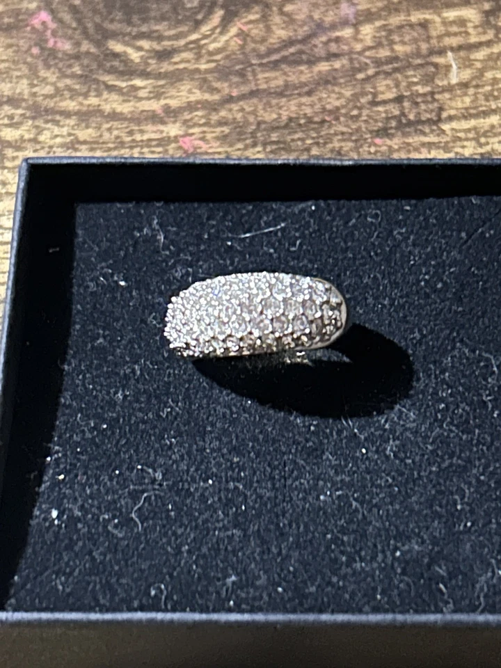 Anillo de media eternidad vintage Swarovski pavé transparente chapado en oro amarillo talla S (Reino Unido K) Foto 3 de 4