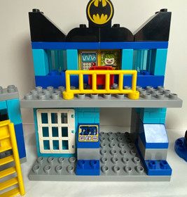 LEGO Duplo 10842 - Batcave Challenge - 100% Complete with Instructions