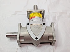 Boston Gear 2-Way Shaft Spiral Bevel Gear Drive 1:1 2.19 Input HP RA1021